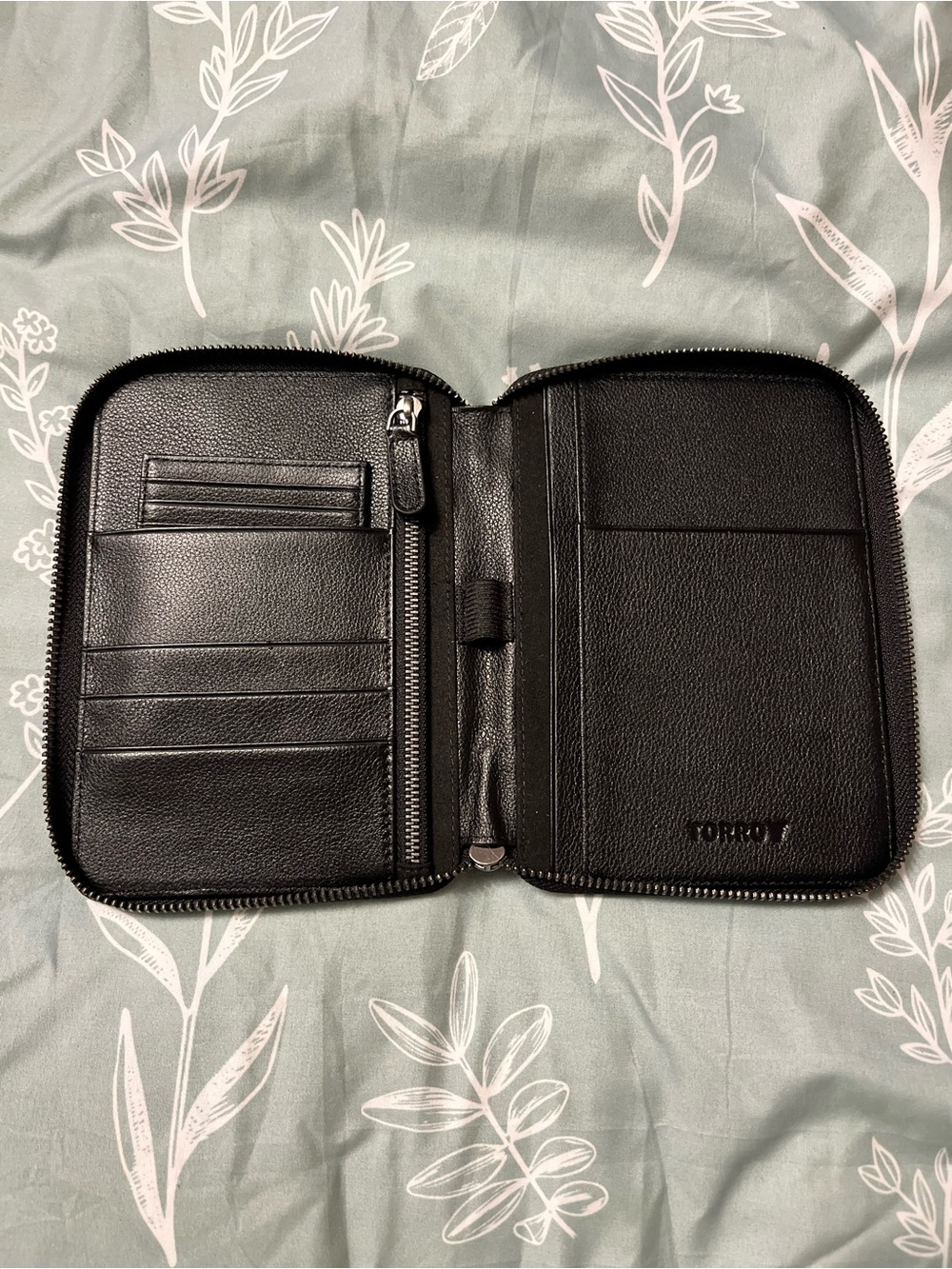 TORRO Genuine Leather Travel Wallet - Picture 6 of 6